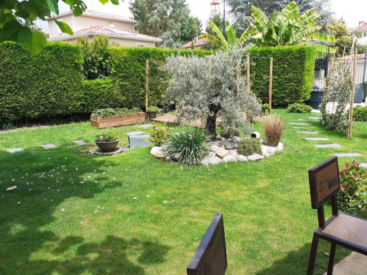 Chez Jeanfi Bed & Breakfast Fronsac  Exterior photo